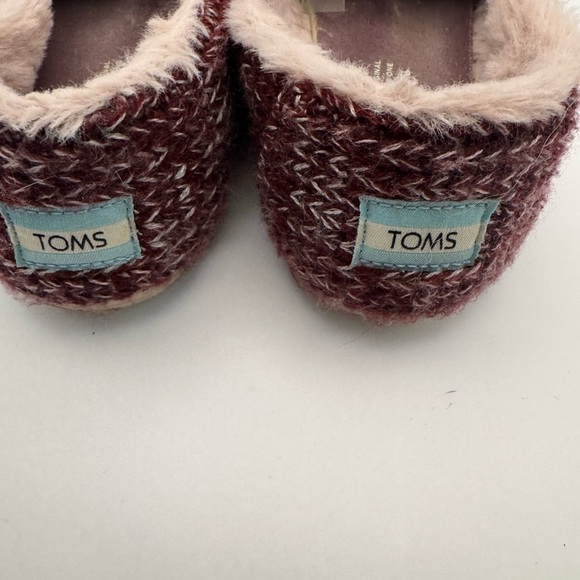 Tom’s Women’s Ortholite Flats Shoes Size 5.5 Burgundy Cozy Faux Fur Slip On’s - Picture 8 of 15